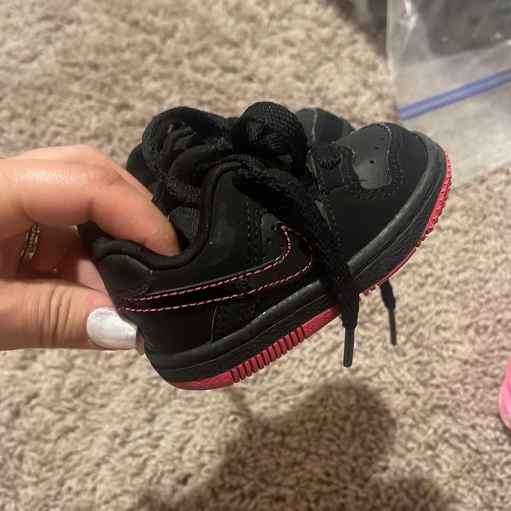 Black and pink Nike
